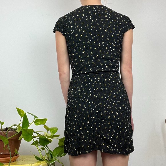 Brandy Melville - Women's S - Floral Mini Wrap Dress - Black/Yellow - Picture 4 of 4